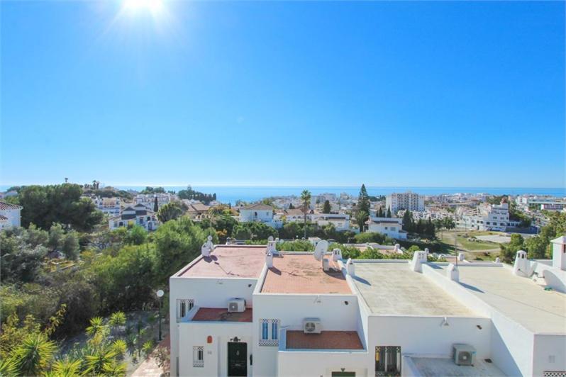 Amazing 3 Bedroom Townhouse In Nerja Exterior photo